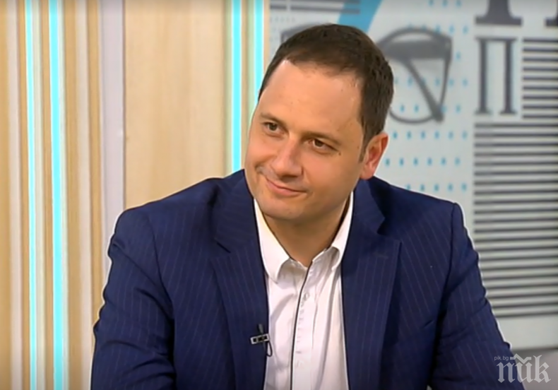 Евродепутатът Петър Витанов: Ръководството на БСП ми прилича на секта от група религиозни фанатици, коята води до масови самоубийства Евродепутатът Петър Витанов: Ръководството на БСП ми прилича на секта от група религиозни фанатици, коята води до масови самоубийства