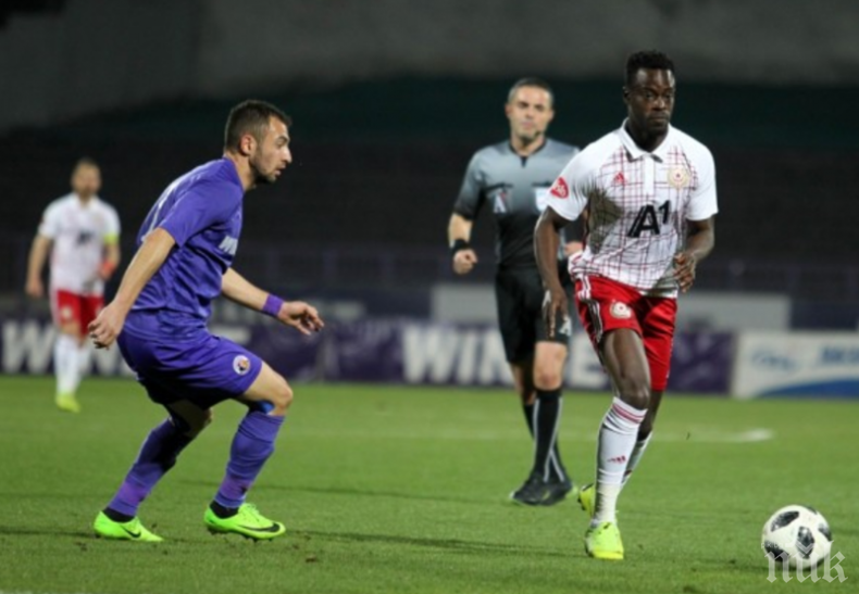 Ас на армейците се надъхва здраво