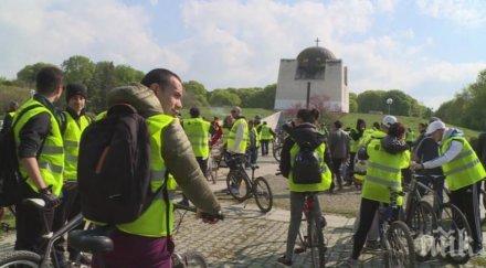 десетки тръгнаха велопоход посветен априлското въстание