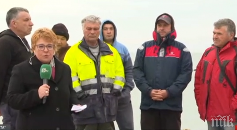 Рибари: Доброволци чистят плажовете заради кокаина, който ни подари Нептун