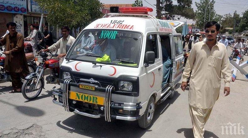 Седем загинали и 30 ранени при тежка катастрофа в Индия