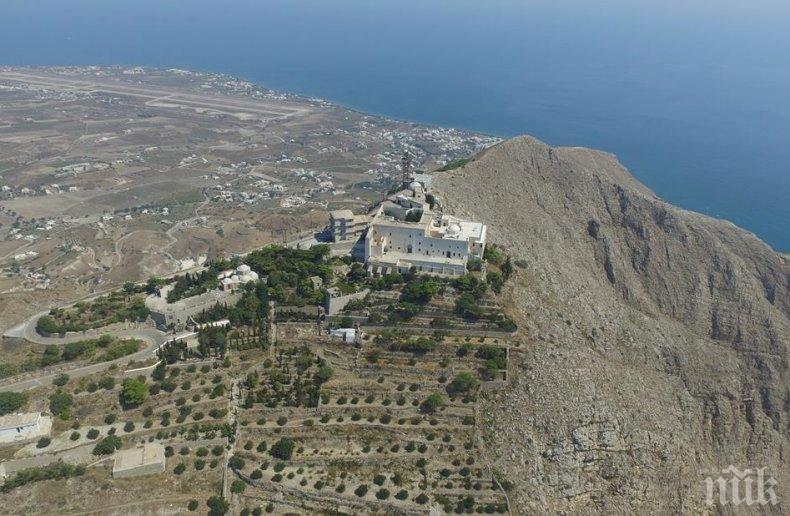 НЕЛЕПО: Влюбени британци паднаха в пропаст и загинаха на остров Санторини 