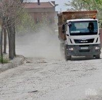Бизнесът губи милиони в дупките край Рогошко (СНИМКИ)