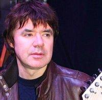 Вандали запалиха гроба на известен музикант (ВИДЕО)