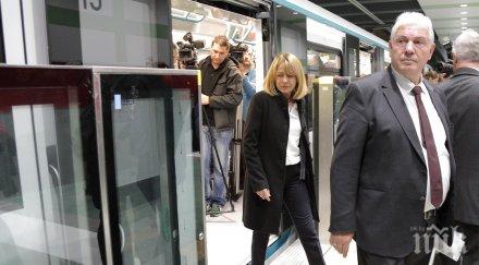 слагат стъклени предпазни стени пероните новата линия метрото красно село бул владимир вазов снимки