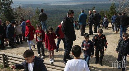 турски учител обяви исус уволниха