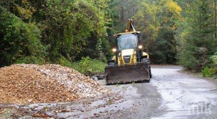 започна аварийното укрепване пътя рилския манастир