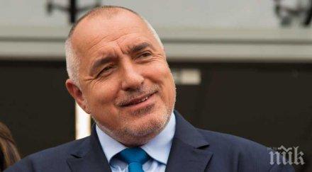 пик ретро вижте порасналия внук борисов уникална снимка