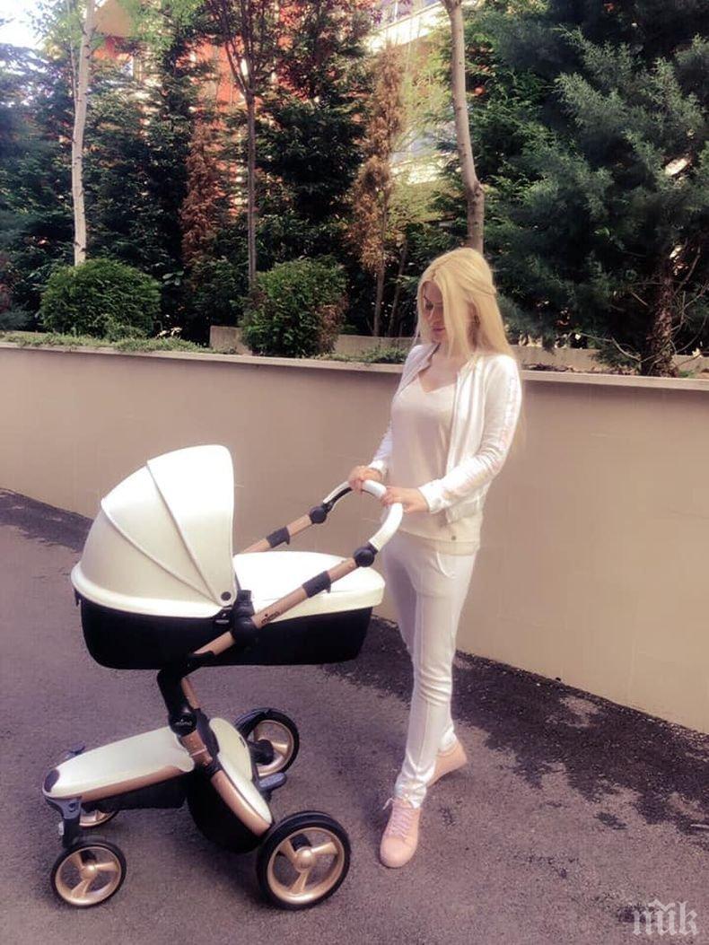 ТЕЗИ СНИМКИ УМИЛИХА МРЕЖАТА: Мис България показа дъщеря си Анжела