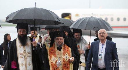 последните минути благодатният огън пристигна българия снимки