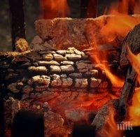 ИЗВЪНРЕДНО ОТ БУРГАС: Отцепиха центъра, гори столът на МВР