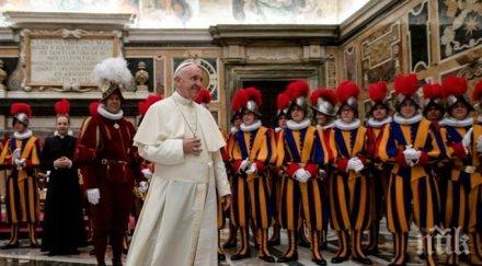 швейцарската гвардия папата каца нас