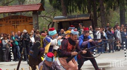 памет души пресъздадоха отбраната троянския манастир