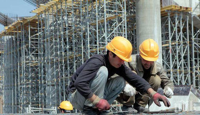 Всеки десети българин полага тежък физически труд