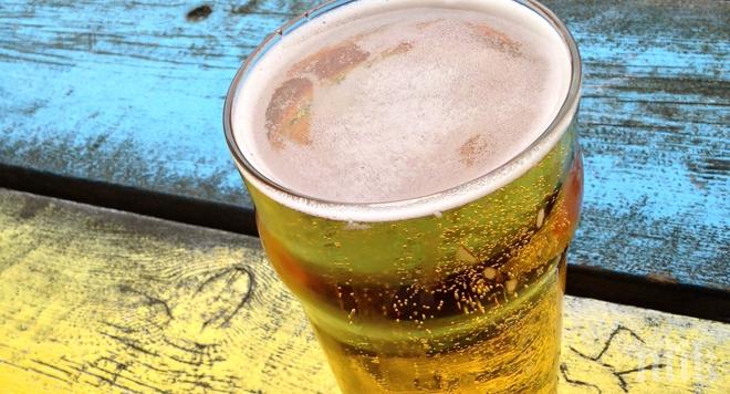 СОЛЕНО: Младежи броят по 300 лева за кенче бира на Джумаята