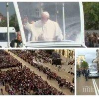 ПЪРВО В ПИК TV: Хиляди аплодират папата на бул. 