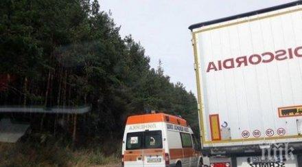 кърваво меле джип удари тир ранено дете