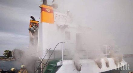 последните минути кораб гори кея созопол