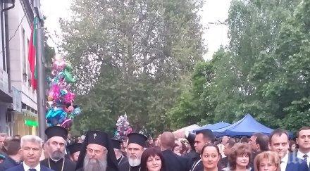 кандидатът евродепутат герб лиляна павлова участва тържествата пещера снимки