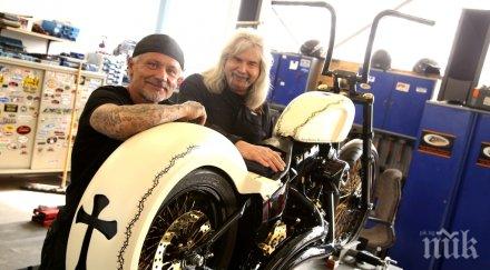 правят уникален мотоциклет папата снимки