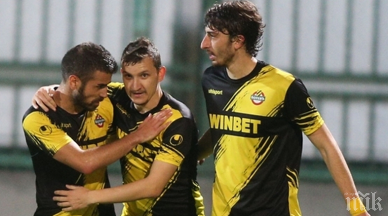 Преговори между сините и жълто-черните...