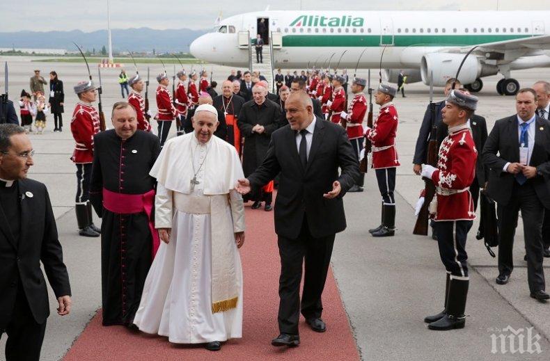 Премиерът Бойко Борисов ще изпрати папа Франциск на 7 май