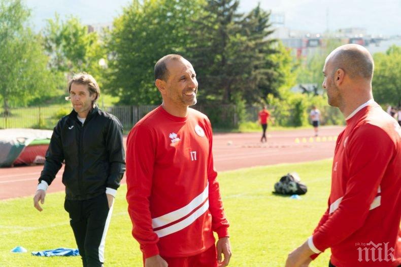 Бербо и Мартин Петров отново с червен екип - вижте защо звездите се върнаха на терена... (СНИМКИ)