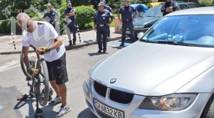 протестиращи измислиха нова форма блокада снимки