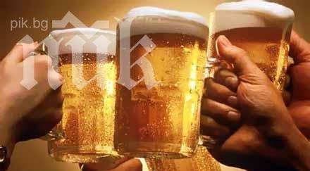 умниците посягат често чашката