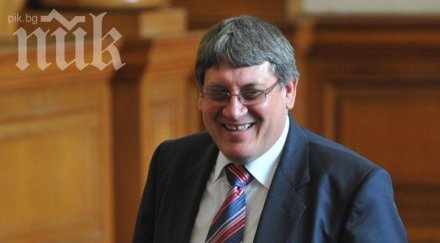 депутатите решават дали махнат шефa нзок