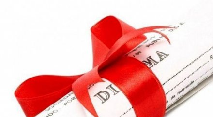 грешка дипломите спъва кандидатстването 240 зрелостници