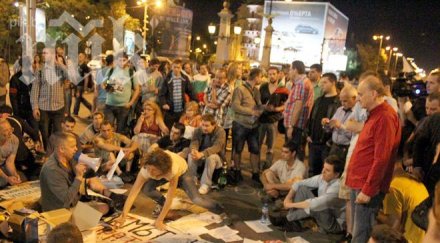 първо пик протеста ражда партия