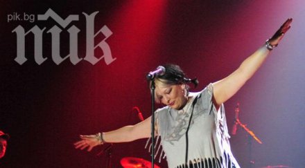 милена написа химн протестите върви народе изтощени видео