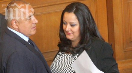 ясновидката михаела бойко крие годишен син