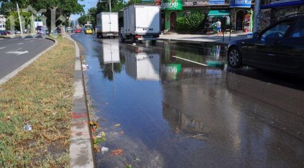 половин варна без вода заради спукана тръба