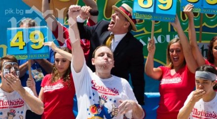 американец изяде хотдога минути видео