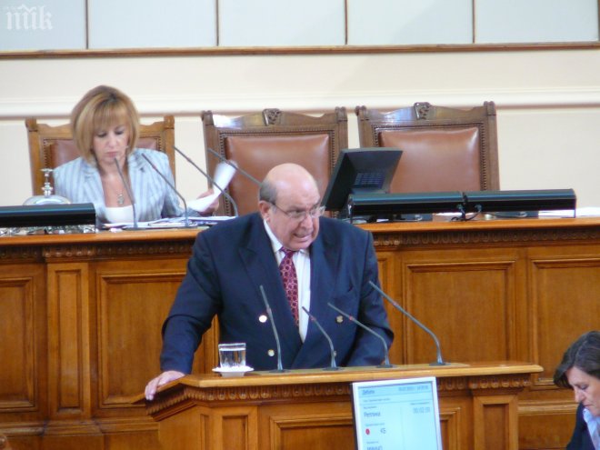 Депутатът Минчо Мънчев Минчев: Ръцете ми са чукове, а главата – бомба
