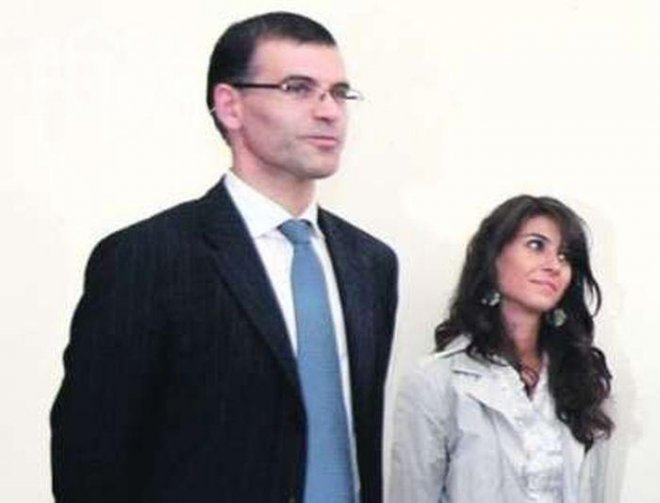 Симеон Дянков протестира с млада съветничка на Слънчев бряг