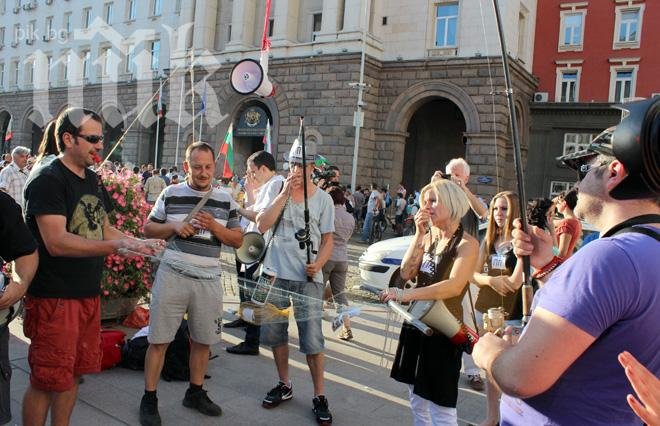 Протестиращи: Тръгваме на лов за балъка Орешарски