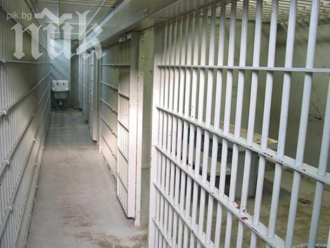 Млад гадател с присъда от 2,5 г. затвор