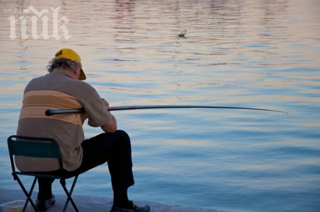 Рибар улови най-старата риба в океана