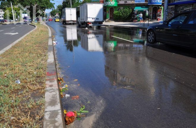 Половин Варна без вода заради спукана тръба