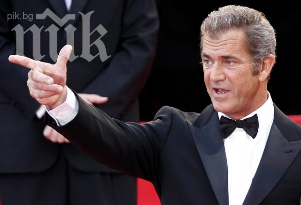 Мел Гибсън ще снима в София супер екшън с Мила Йовович