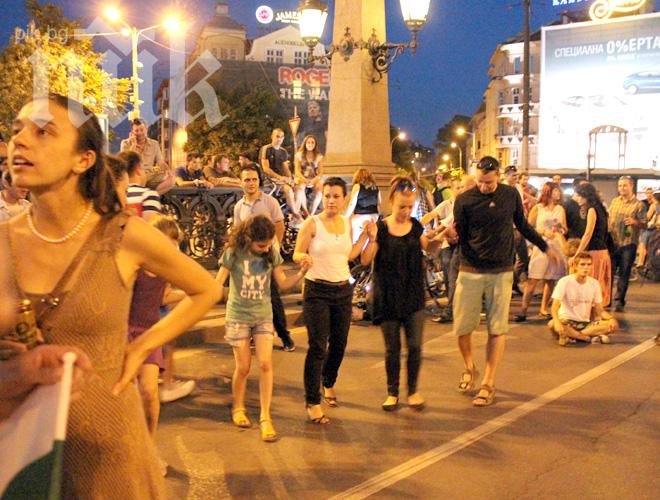 InSerbia за #ДАНСWithme: Българите протестират вече три седмици 