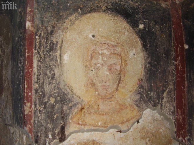 Старинна църква се срути заради безхаберието на властта

