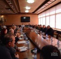 Министър Ангелкова след среща с контролните органи във Варна: Очаква ни предизвикателно лято