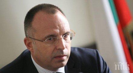 разпитват министър румен порожанов заради европрограмата млад фермер