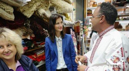 водачът листата герб сдс мария габриел посети женския пазар софия