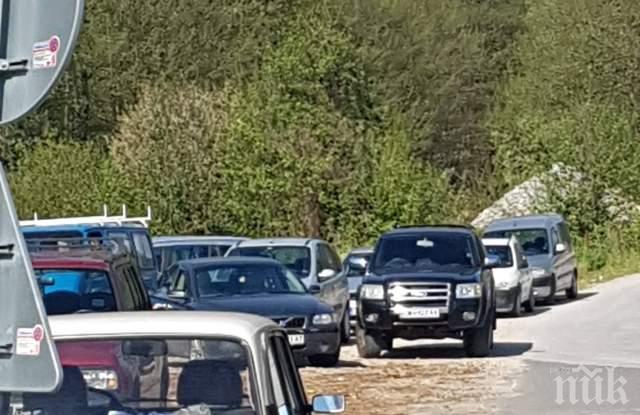 Блокираха пътя за Кърджали и Златоград заради спрени обезщетения (СНИМКИ)