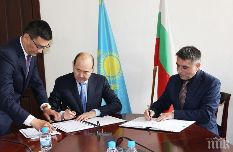 Министър Кирилов подписа с Казахстан договор за трансфер на осъдени лица